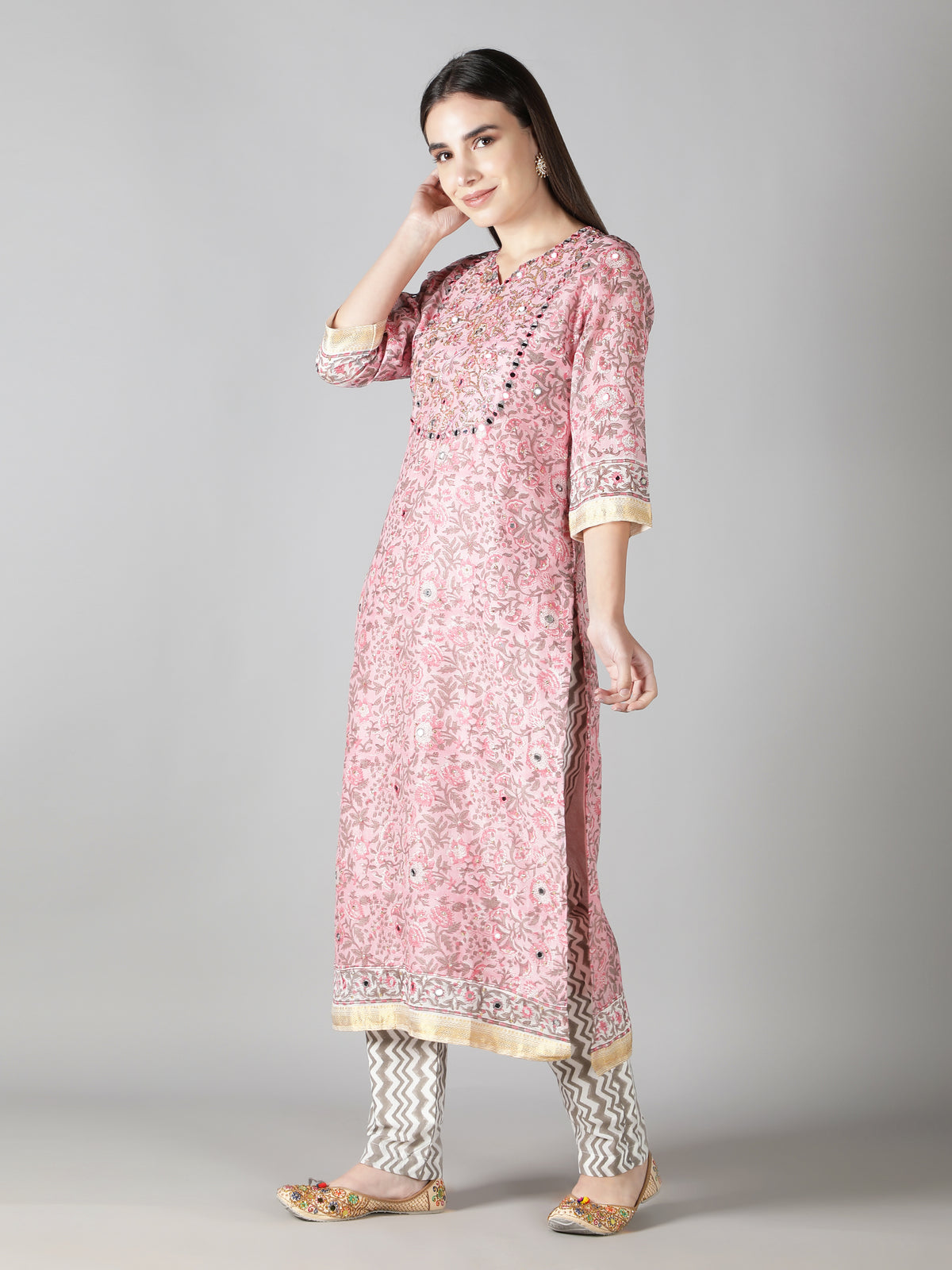 Pink Kurta Set with Chevron Stripes Dupatta