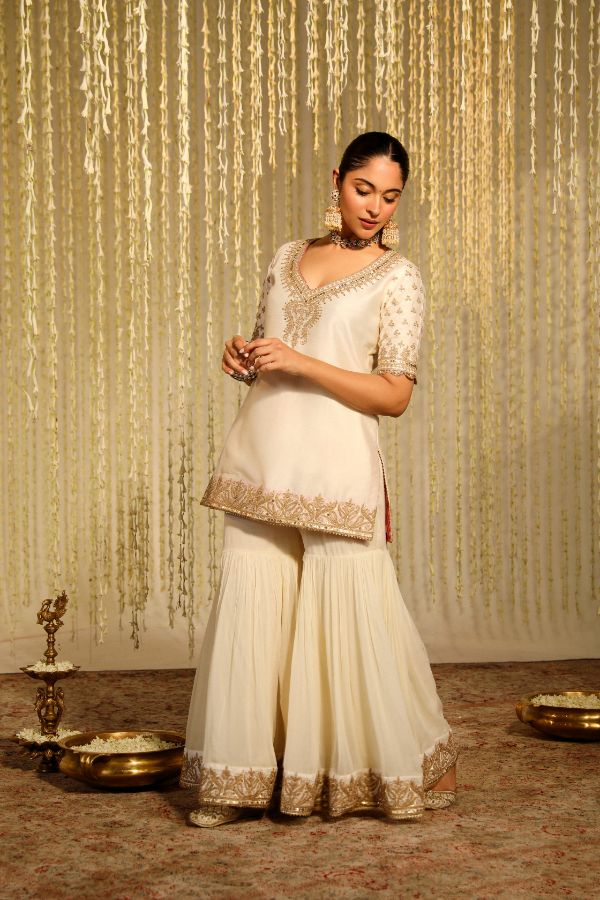 White Aaira Kurta Set- front view